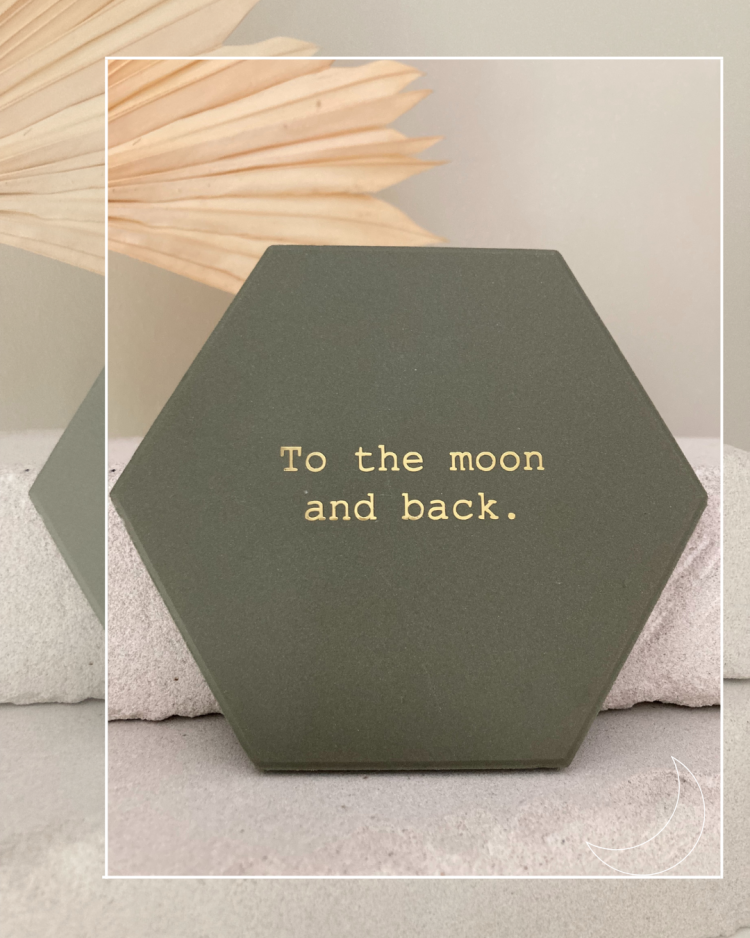 Milestone - cadeau- geboorte - Simply Gold - camel - hexagon tegel - To the moon and back