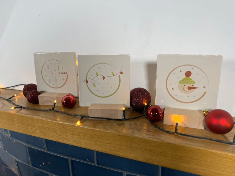 Kerst keramieke tegels - Drieluik Circles: Snowman, Lights en Trees